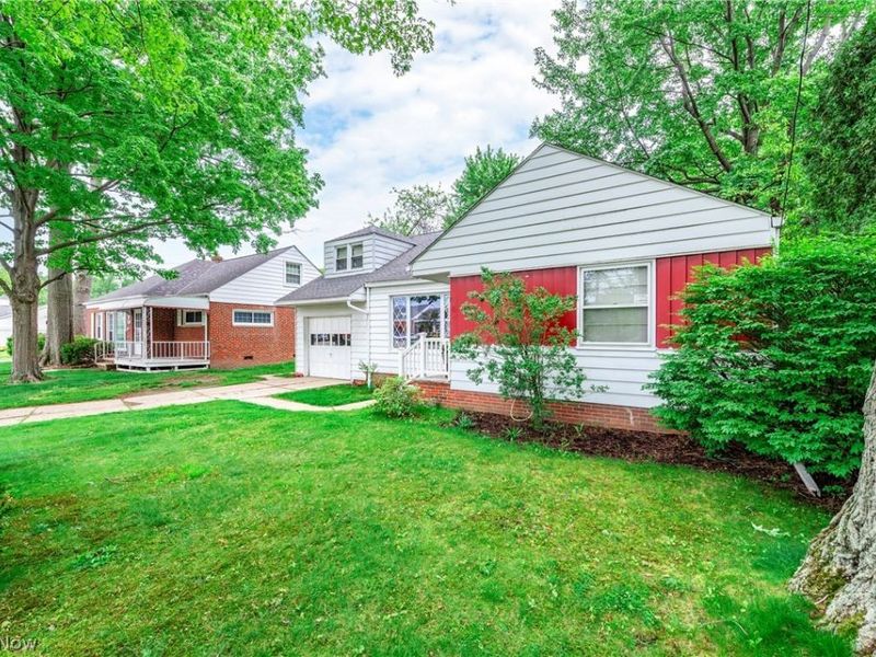 449 Dover Center Road, Bay Village, OH 44140 Photo 2