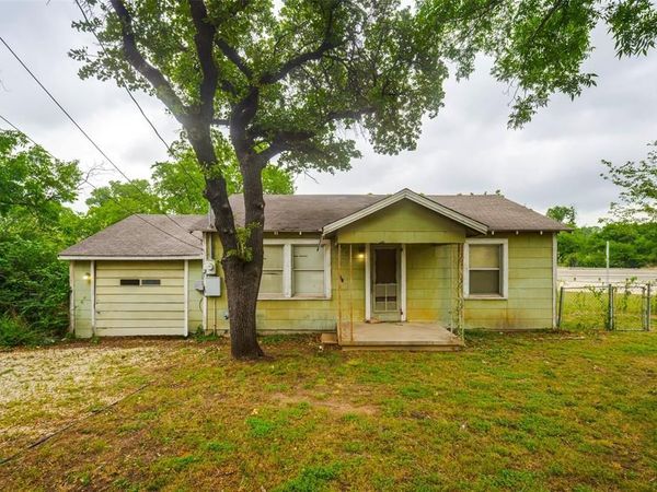 1202 Lindsey Street, Denton, TX 76205