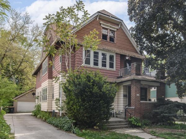 6221 W Lloyd STREET, Unit 6223, Wauwatosa, WI 53213