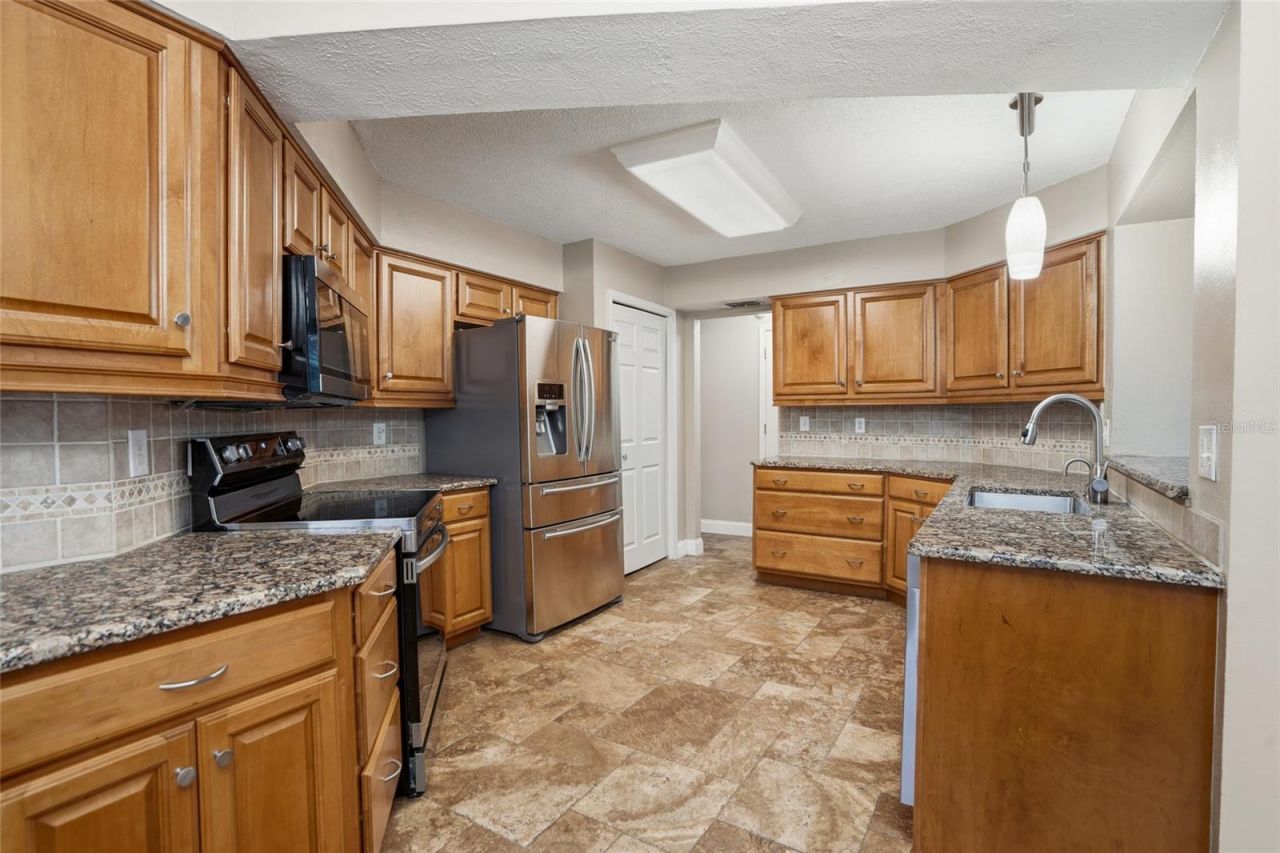 2715 Mock Orange Court, Valrico, FL 33594 Photo