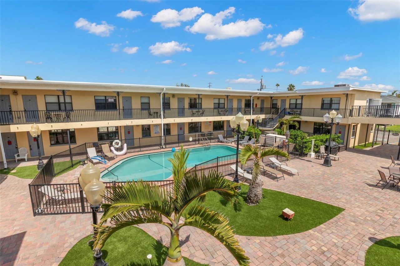 16333 Gulf Boulevard, Unit 113, Redington Beach, FL 33708 Photo
