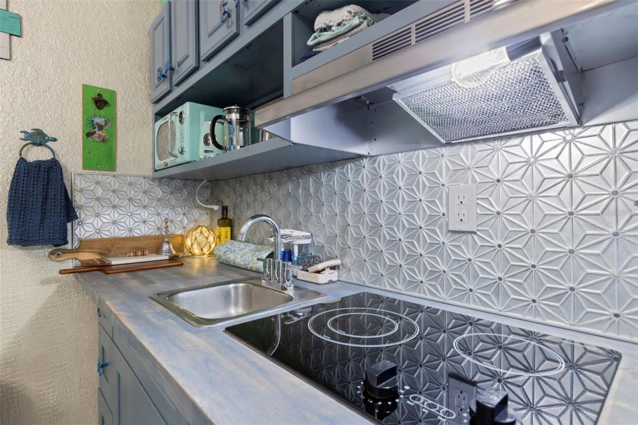 16333 Gulf Boulevard, Unit 113, Redington Beach, FL 33708 Photo