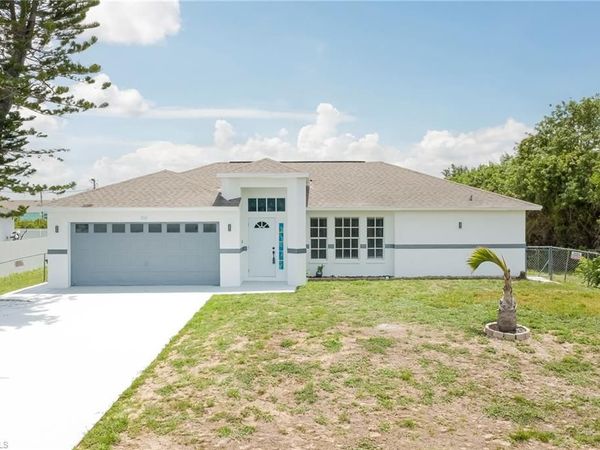 902 Adeline AVE, LEHIGH ACRES, FL 33971