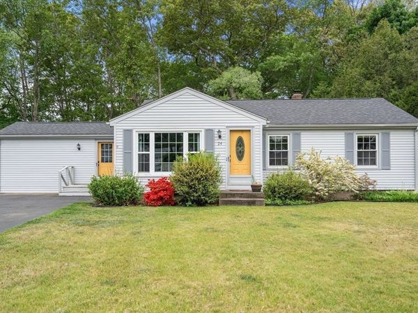 24 Barberry Drive, Seekonk, MA 02771