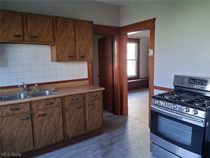 930 Evangeline Road, Cleveland, OH 44110 Photo 11