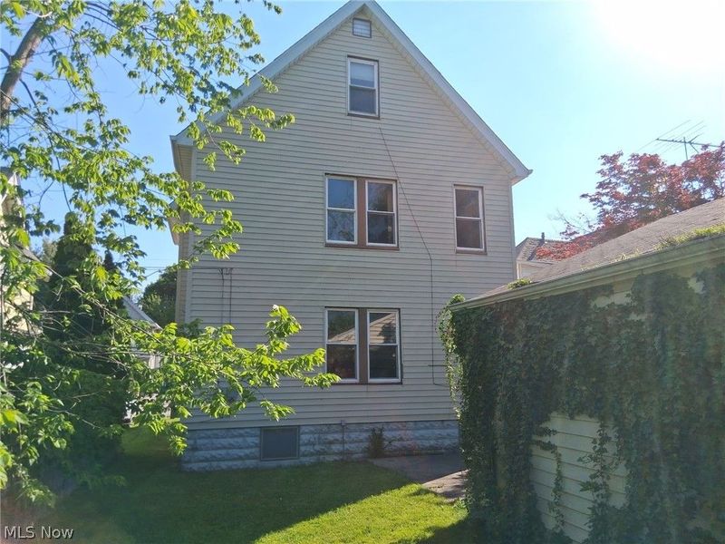 930 Evangeline Road, Cleveland, OH 44110 Photo 2