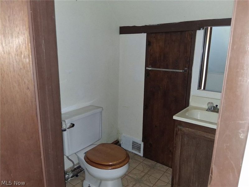 930 Evangeline Road, Cleveland, OH 44110 Photo 25