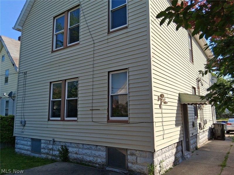 930 Evangeline Road, Cleveland, OH 44110 Photo 3