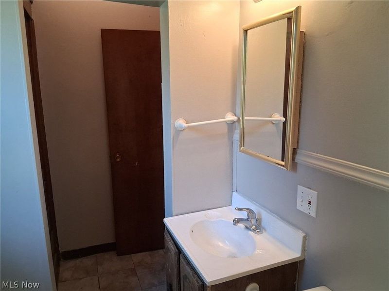 930 Evangeline Road, Cleveland, OH 44110 Photo 9