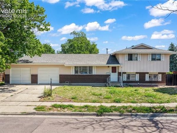 2712 Arlington Drive, Colorado Springs, CO 80910