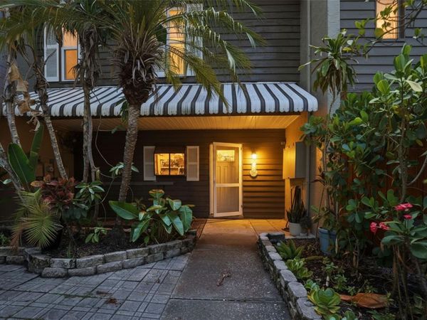 727 N HIMES AVENUE , TAMPA, FL 33609