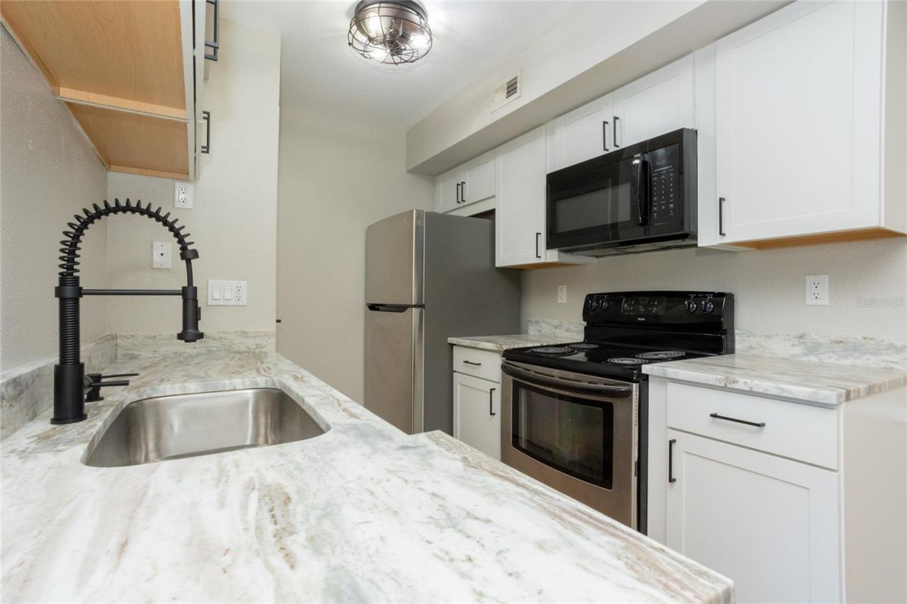 9100 Dr Martin Luther King Jr Street N, Unit 908, Saint Petersburg, FL 33702 Photo