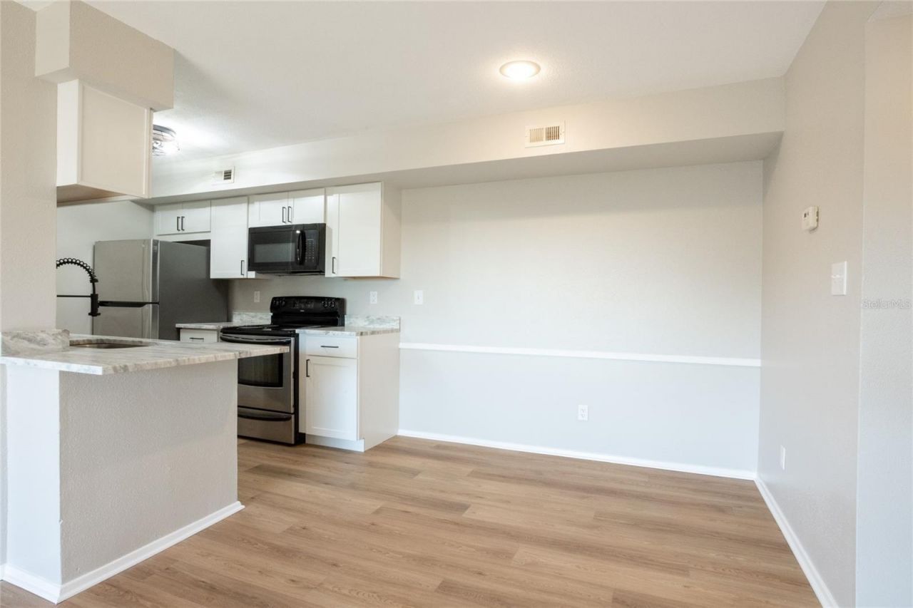 9100 Dr Martin Luther King Jr Street N, Unit 908, Saint Petersburg, FL 33702 Photo