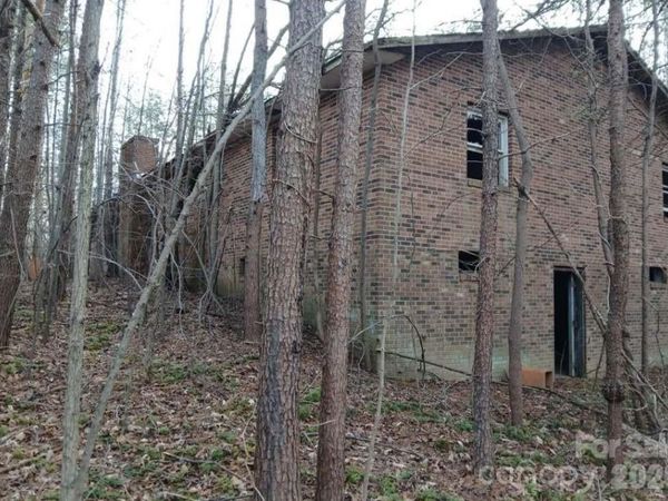 5001 Mecum Road, Walkertown, NC 27051