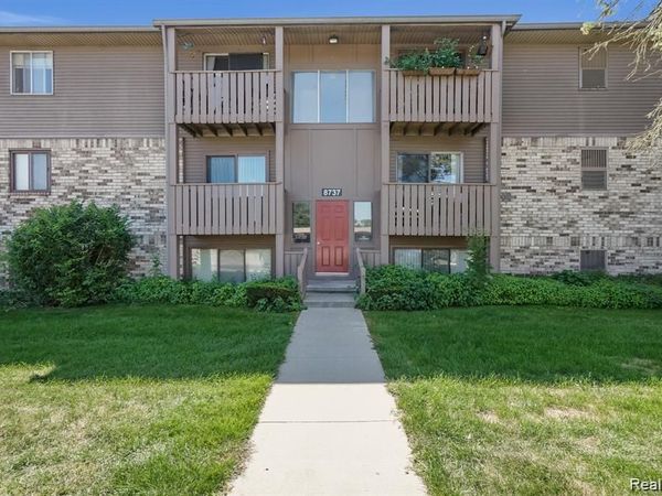 8737 Green Willow Street, Brighton, MI 48116