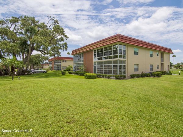 61 Woodland Drive , Unit 107, Vero Beach, FL 32962