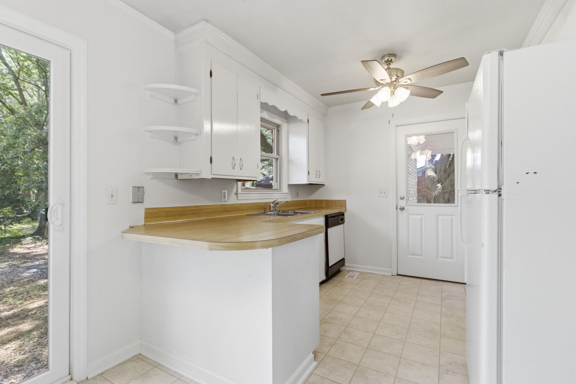 2754 Clover Street Photo 10