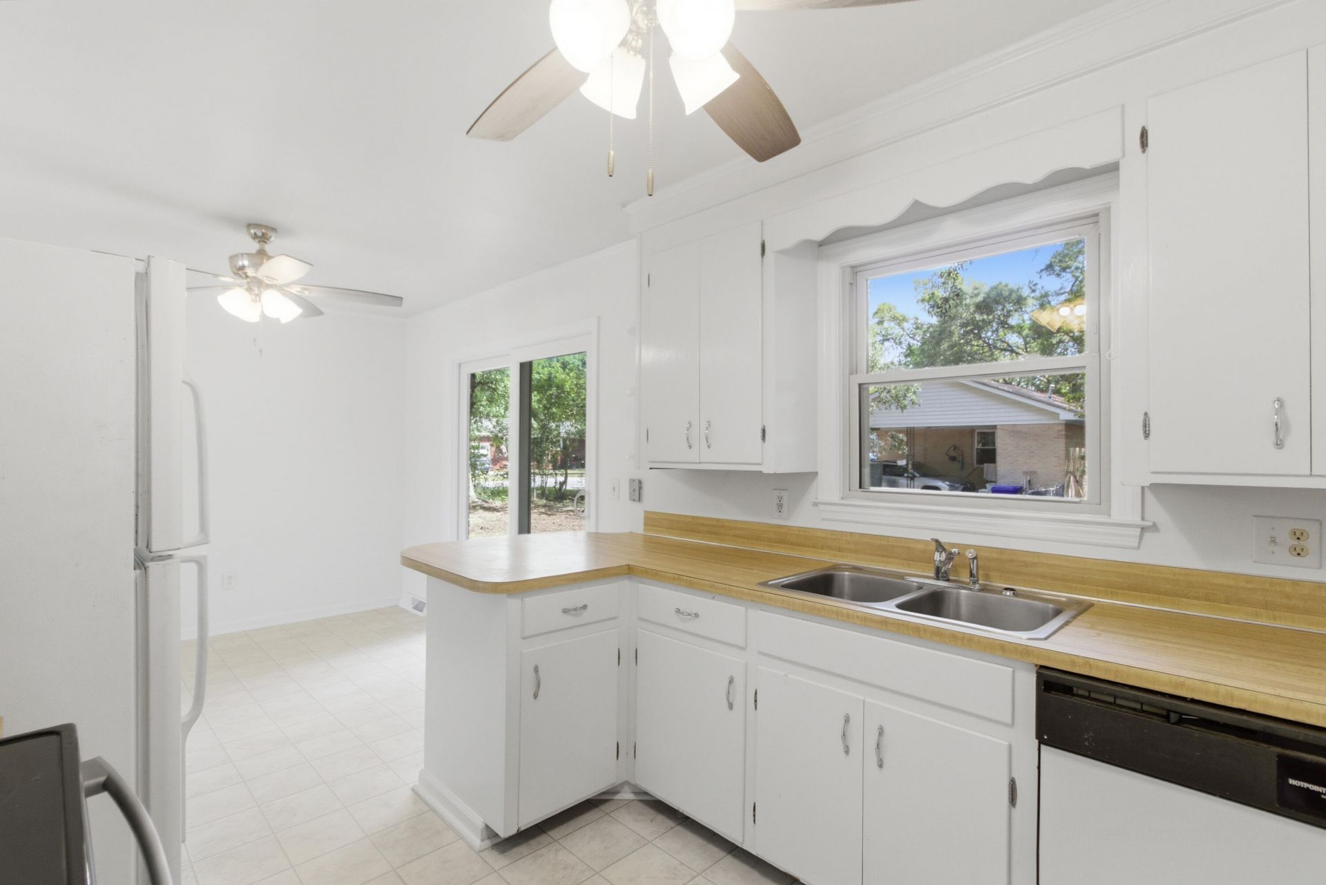 2754 Clover Street Photo 12