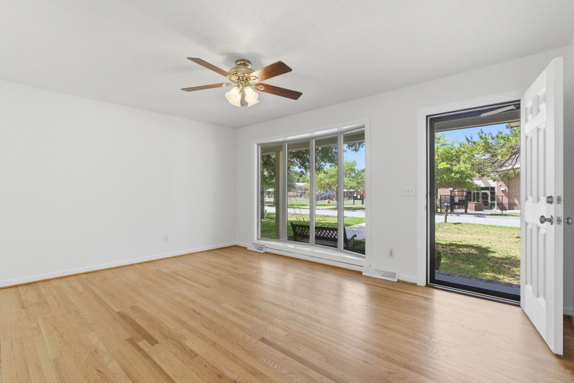 2754 Clover Street Photo 5