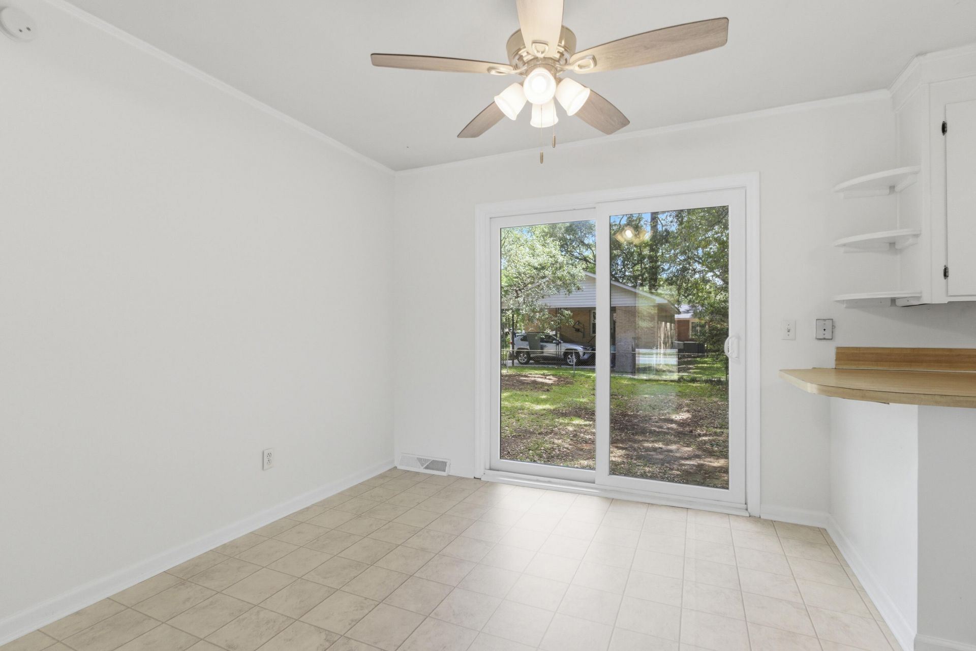 2754 Clover Street Photo 7