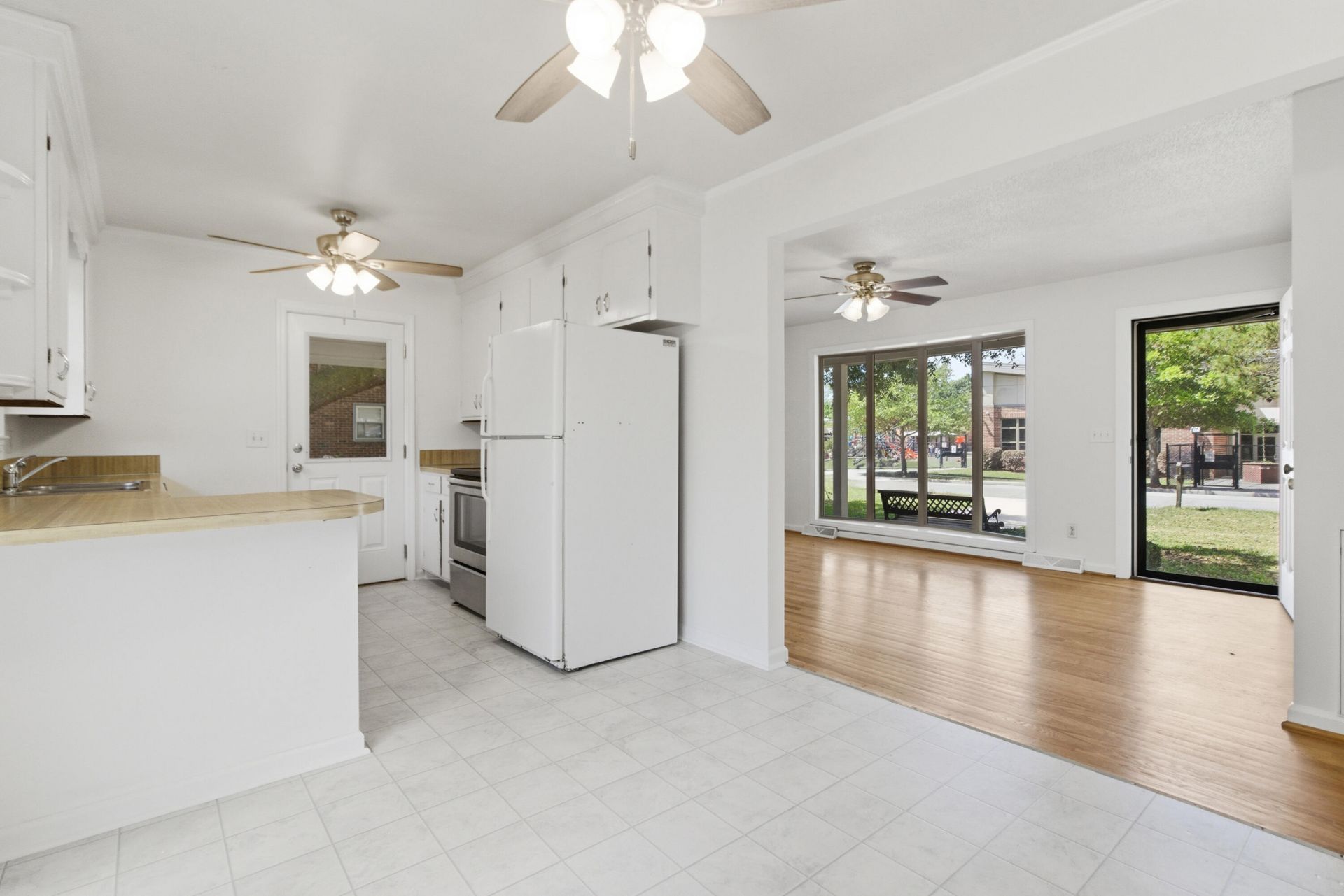 2754 Clover Street Photo 9