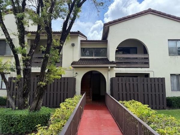 8911 SW 123rd Ct, Unit 203, Miami, FL 33186