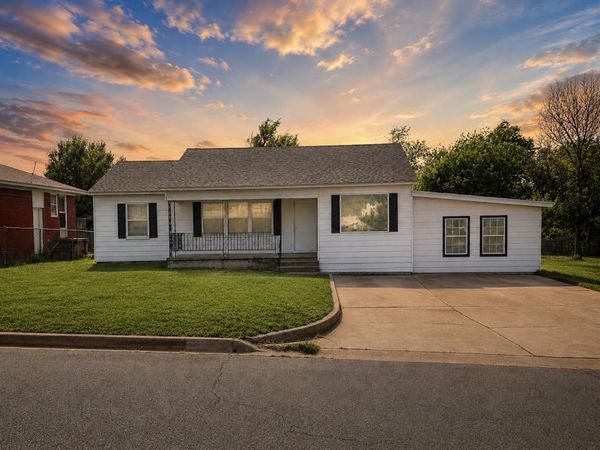 1316 S 12th Street, Chickasha, OK 73018