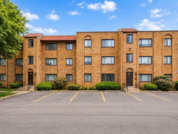 224 E Rimini Court , Unit 1B, Palatine, IL 60067