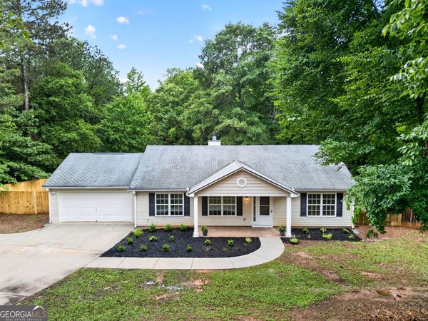 48 Fawn Drive, Grantville, GA 30220