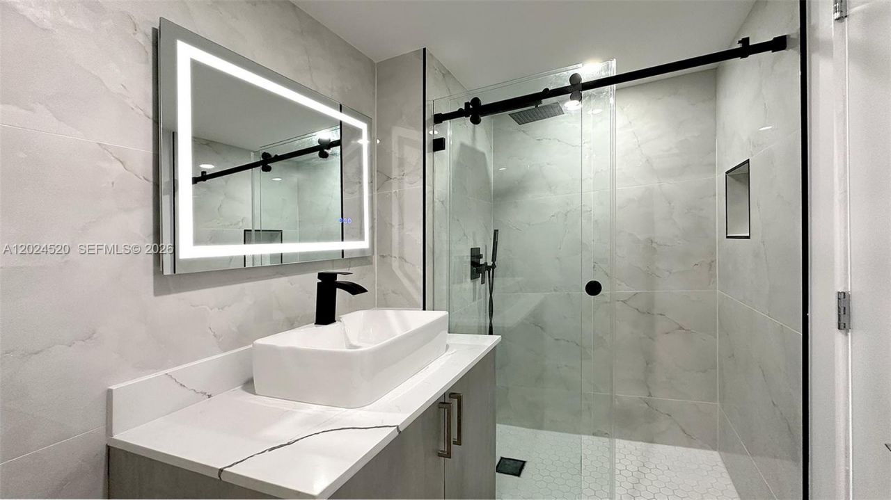 2750 NE 183rd St , Unit 1508, Aventura, FL 33160 Photo