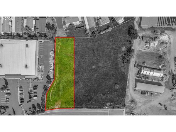 2nd ST, Scappoose, OR 97056