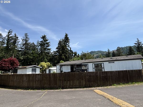 33838 E RIVER DR, Unit 26, Creswell, OR 97426