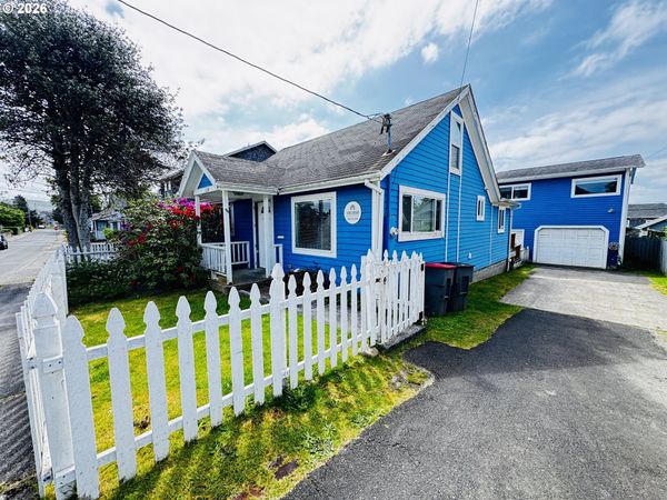 251 10TH AVE, Seaside, OR 97138