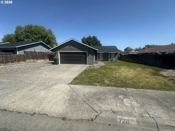 720 W JOHNS AVE, Hermiston, OR 97838