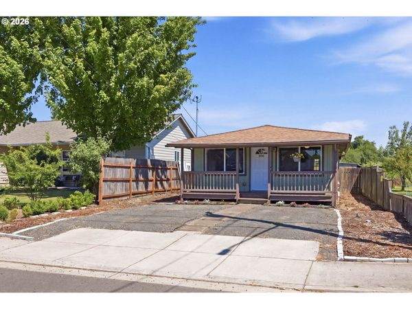 505 S 5TH ST, Harrisburg, OR 97446