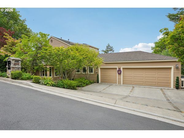 221 SW MOONRIDGE PL, Portland, OR 97225