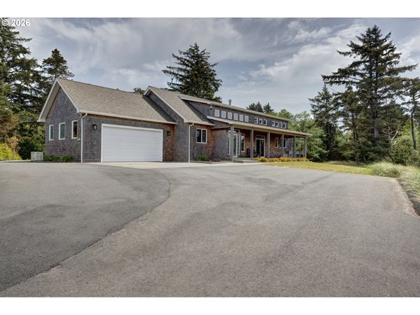 33032 PACIFIC BELLEVUE LN, Warrenton, OR 97146