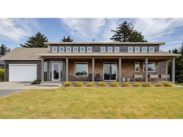 33032 PACIFIC BELLEVUE LN, Warrenton, OR 97146