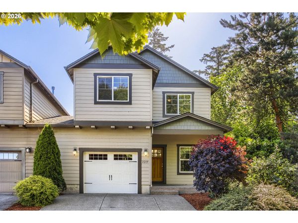 2219 SE TROLLEY LINE LN, Milwaukie, OR 97267