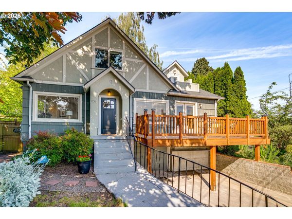 3762 N Melrose DR, Portland, OR 97227