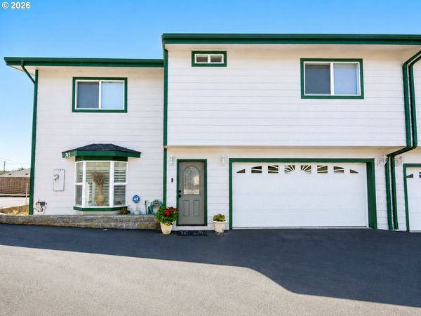 745 2ND ST, Brookings, OR 97415
