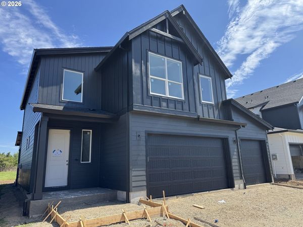 795 Magnolia AVE, Woodburn, OR 97071