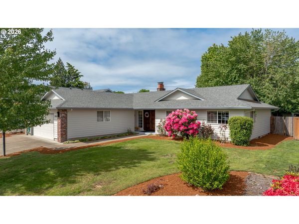 2835 NE LEATHERS LN, McMinnville, OR 97128