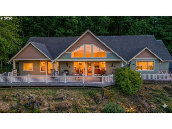 733 QUEENS AVE, Creswell, OR 97426