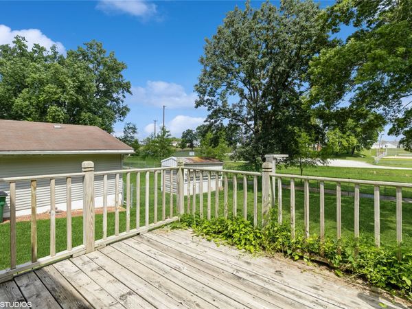 805 Parkview Lane , Carlisle, IA 50047