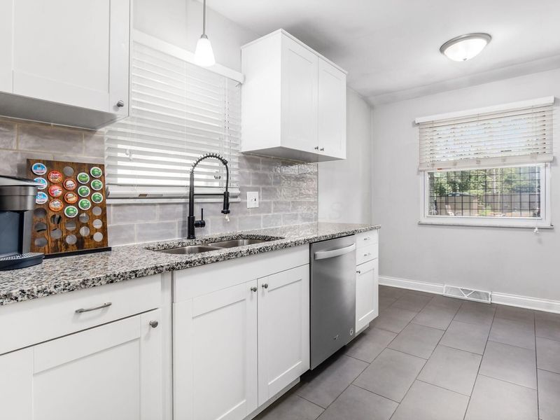 5716 N Meadows Boulevard, Columbus, OH 43229 Photo 5