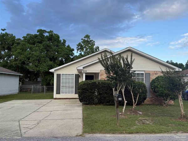 408 Shadow Way Ln, Pensacola, FL 32506
