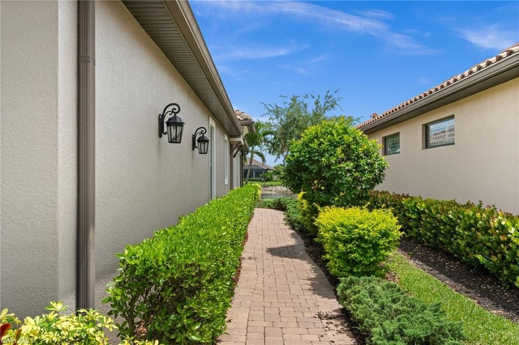 8450 Volaro Way , Naples, FL 34114 Photo