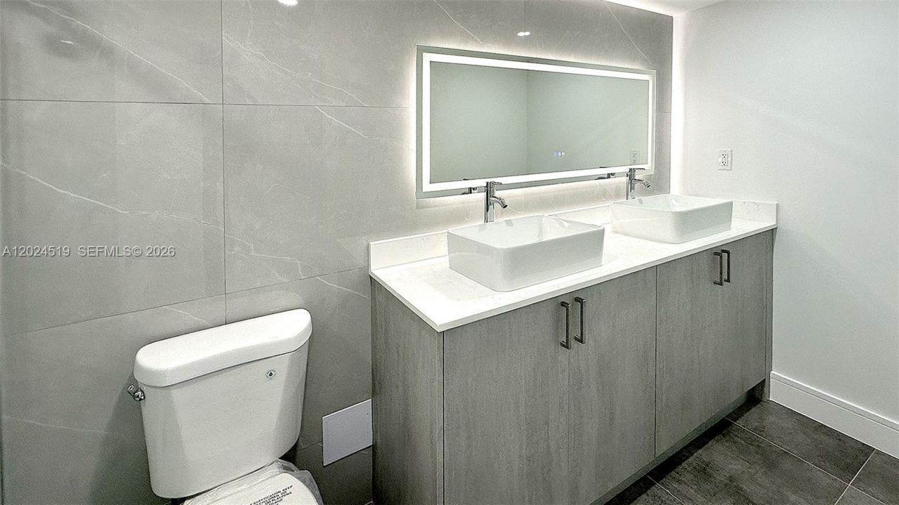 2780 NE 183rd St , Unit 701, Aventura, FL 33160 Photo