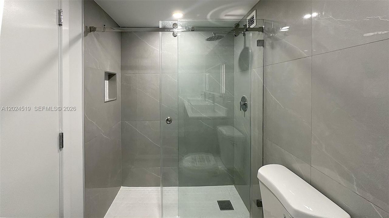 2780 NE 183rd St , Unit 701, Aventura, FL 33160 Photo